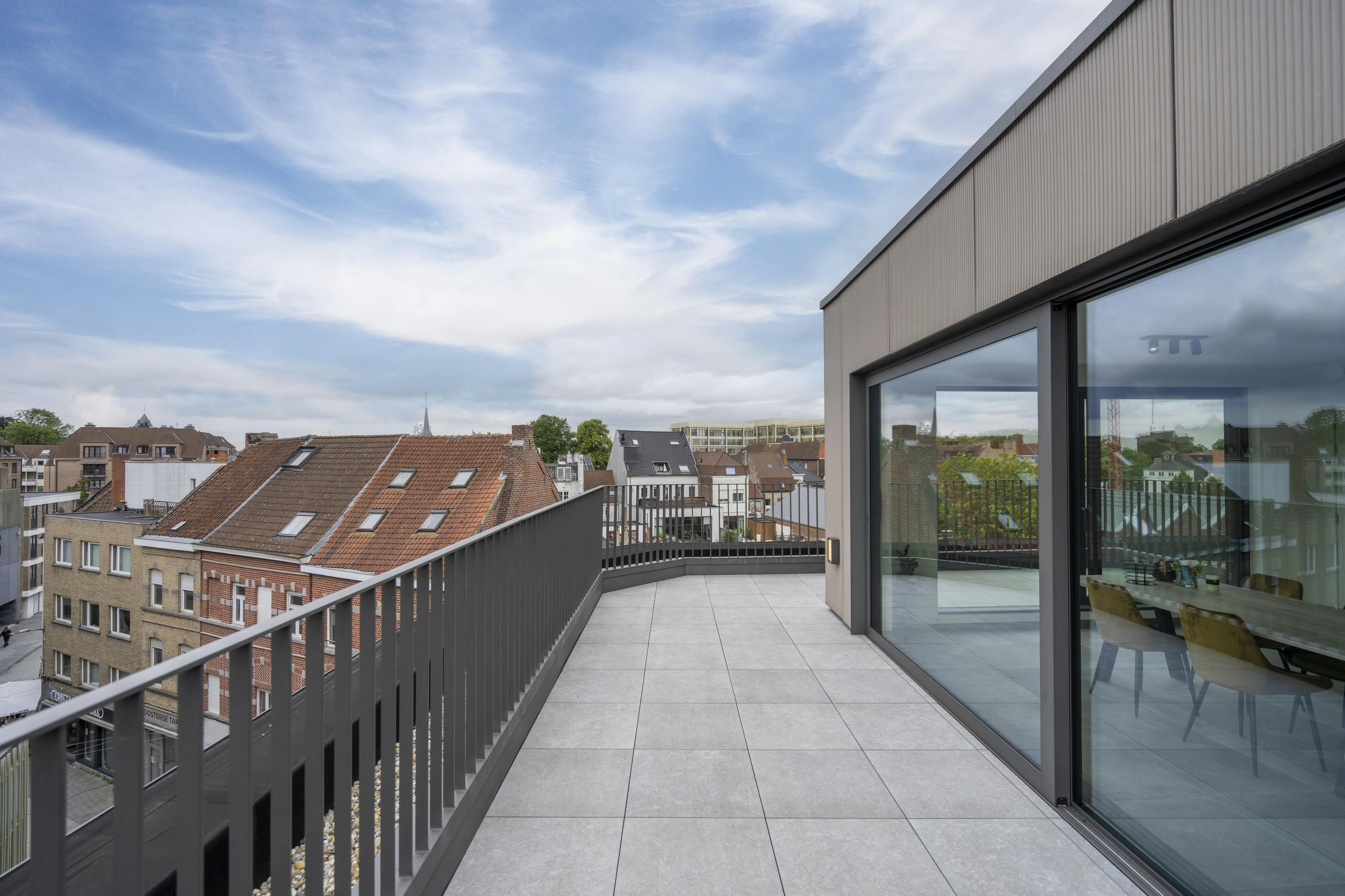 Instapklaar dakappartement / penthouse te koop in het centrum foto 7