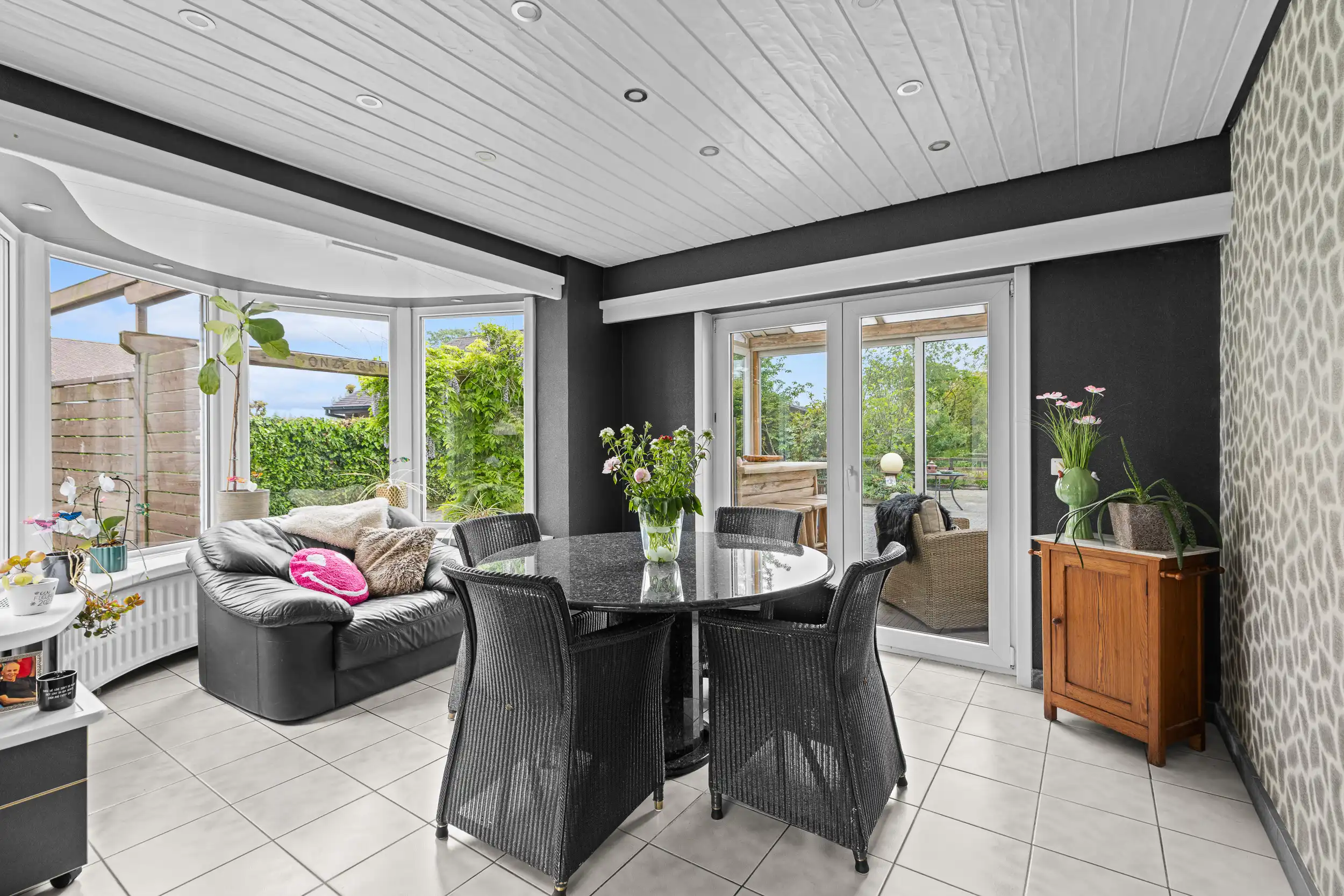 Charmante villa met ruimte op 2.345 m² perceel foto 2