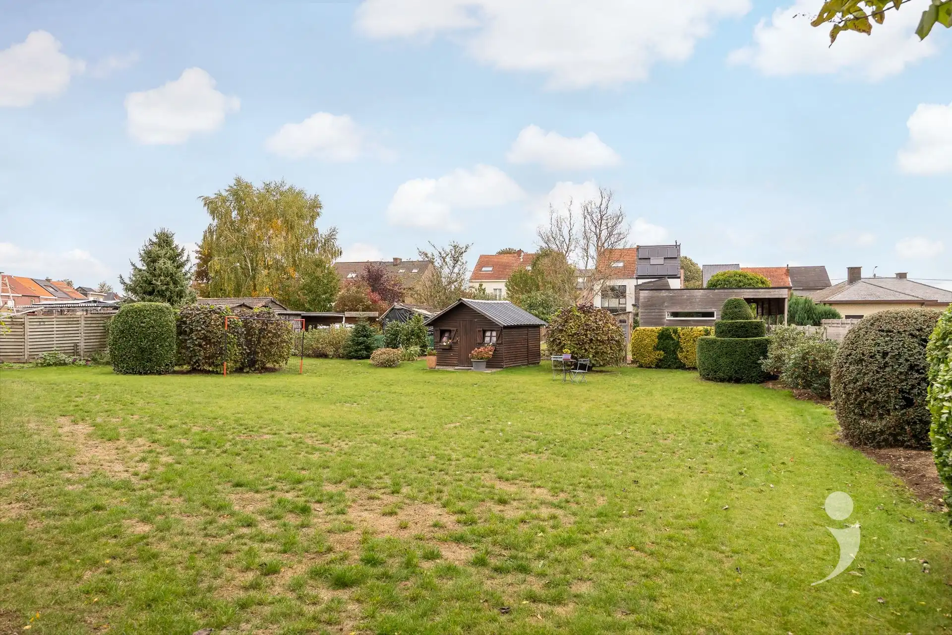 Ruime bungalow op een mooi perceel! foto 28