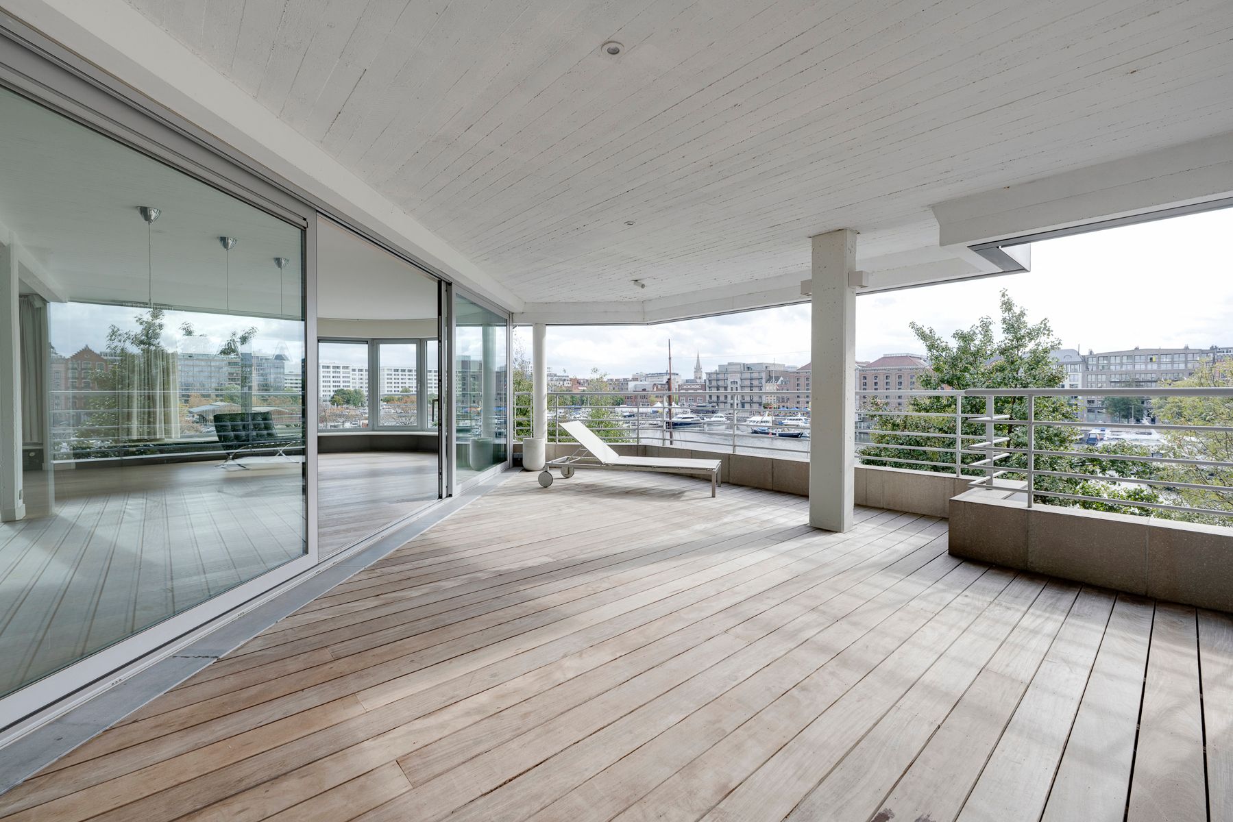 Exclusief wonen aan de Jachthaven met zicht op het MAS foto {{pictureIndex}}