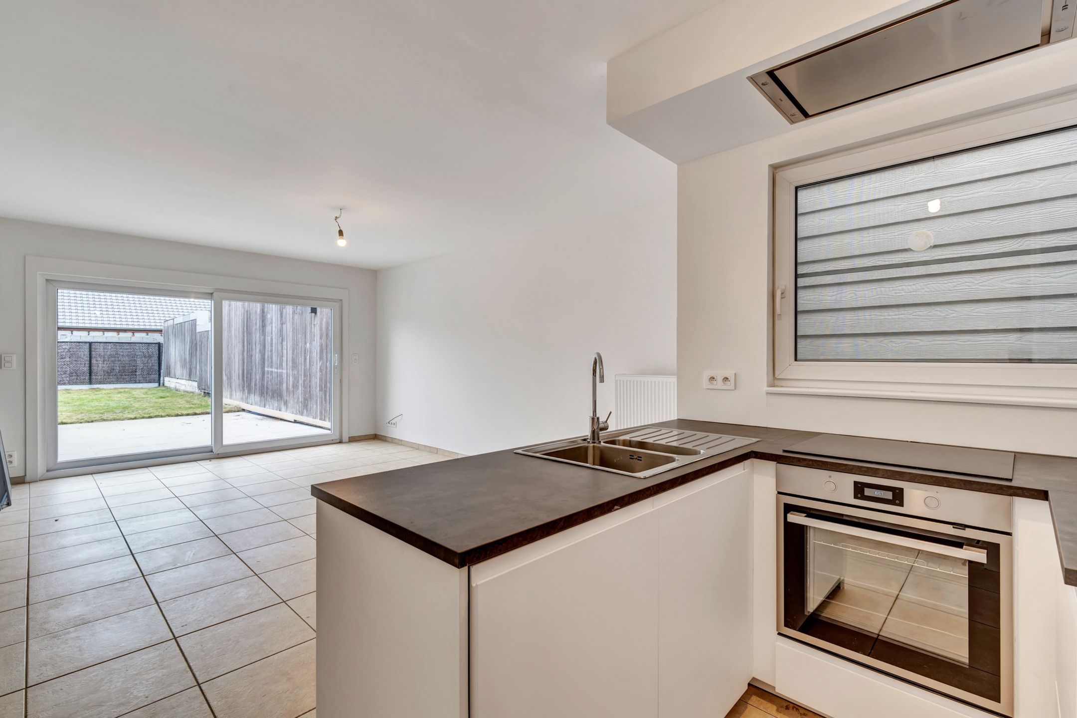 Instapklaar gelijkvloers appartement met tuin nabij centrum Deinze foto 5