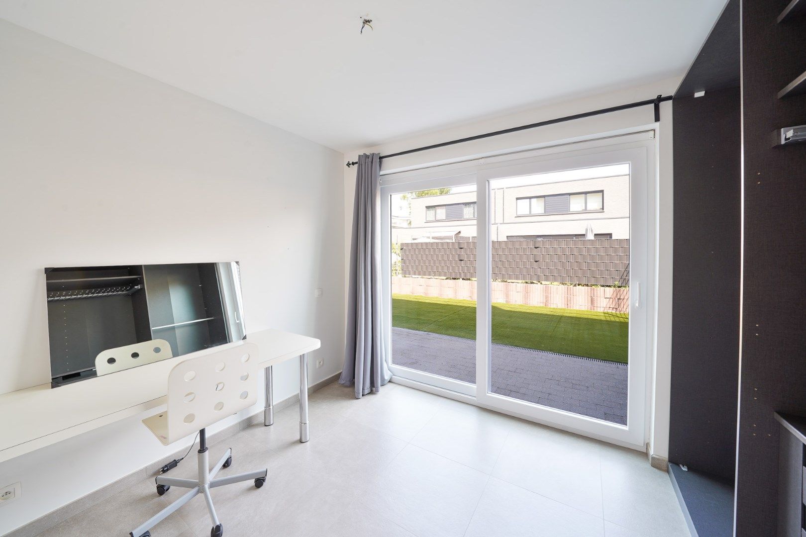Recent gelijkvloers 2-slaapkamer appartement vlakbij de Spuikom te Bredene foto 8
