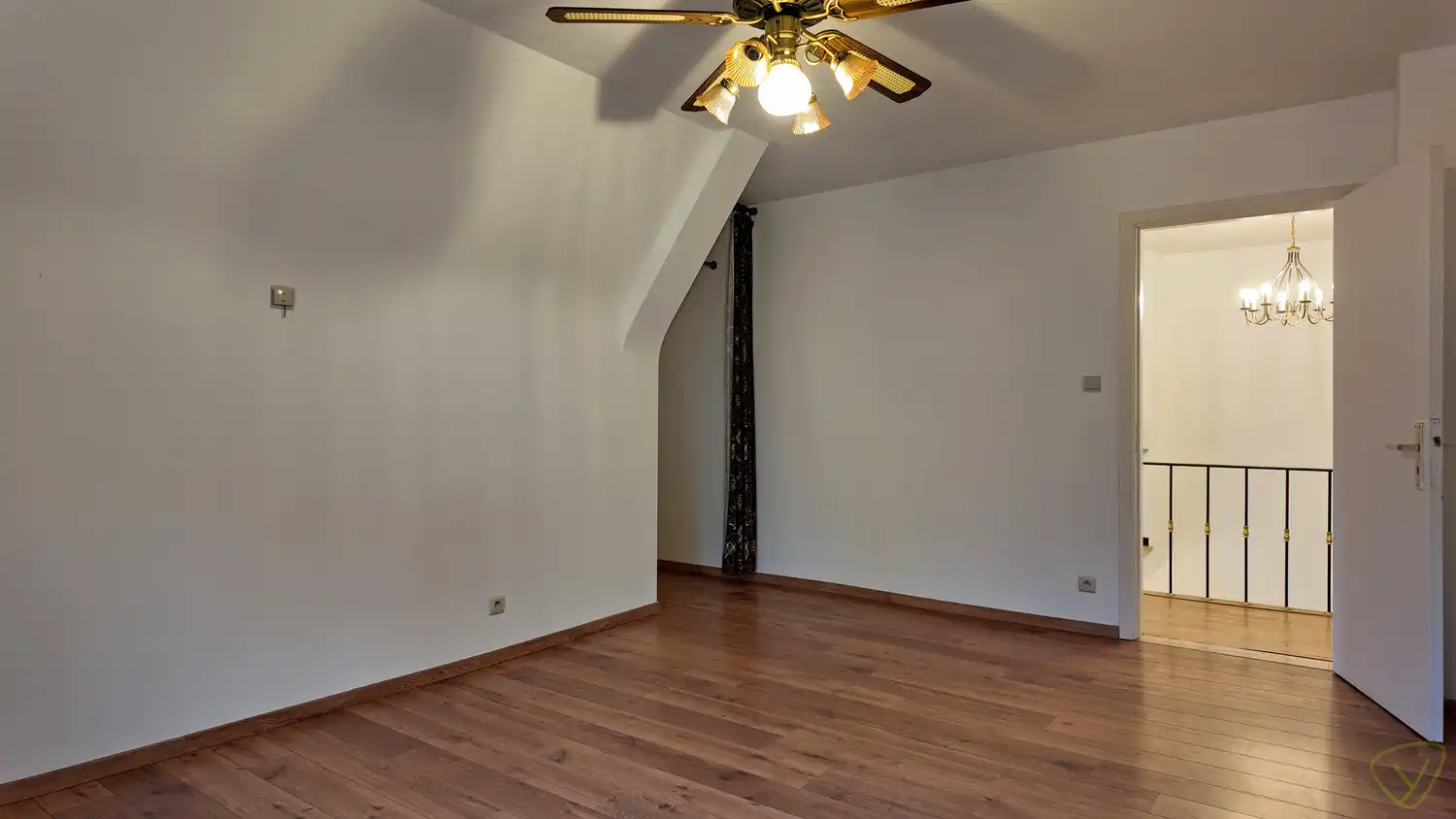 Zonnig en rustig gelegen alleenstaande woning te Eeklo! foto 13