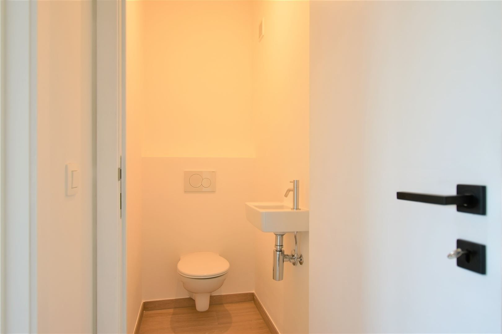 Prachtig dakappartement met terras, gelegen in het hartje van Sint-Gillis-Dendermonde. foto 19