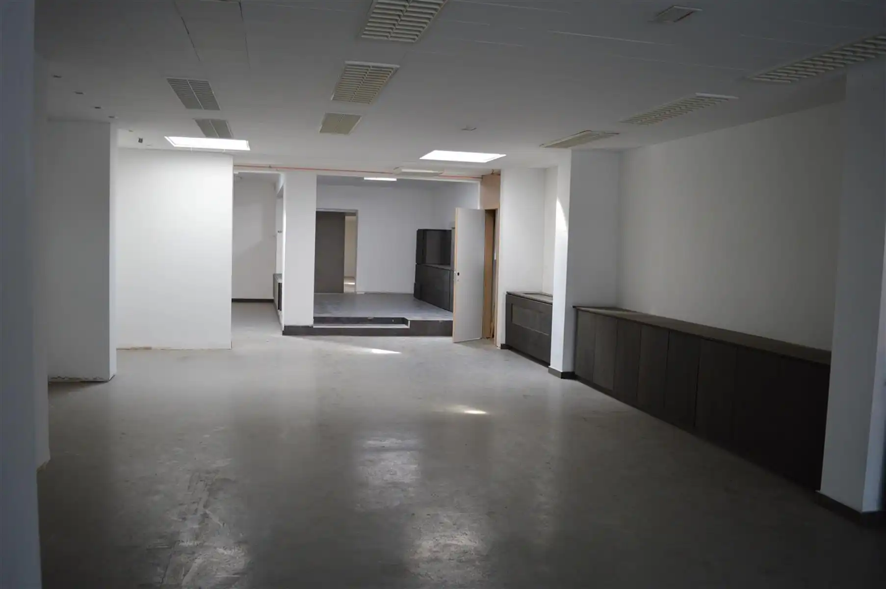HANDELSPAND MET AANPALENDE STUDIO foto 3