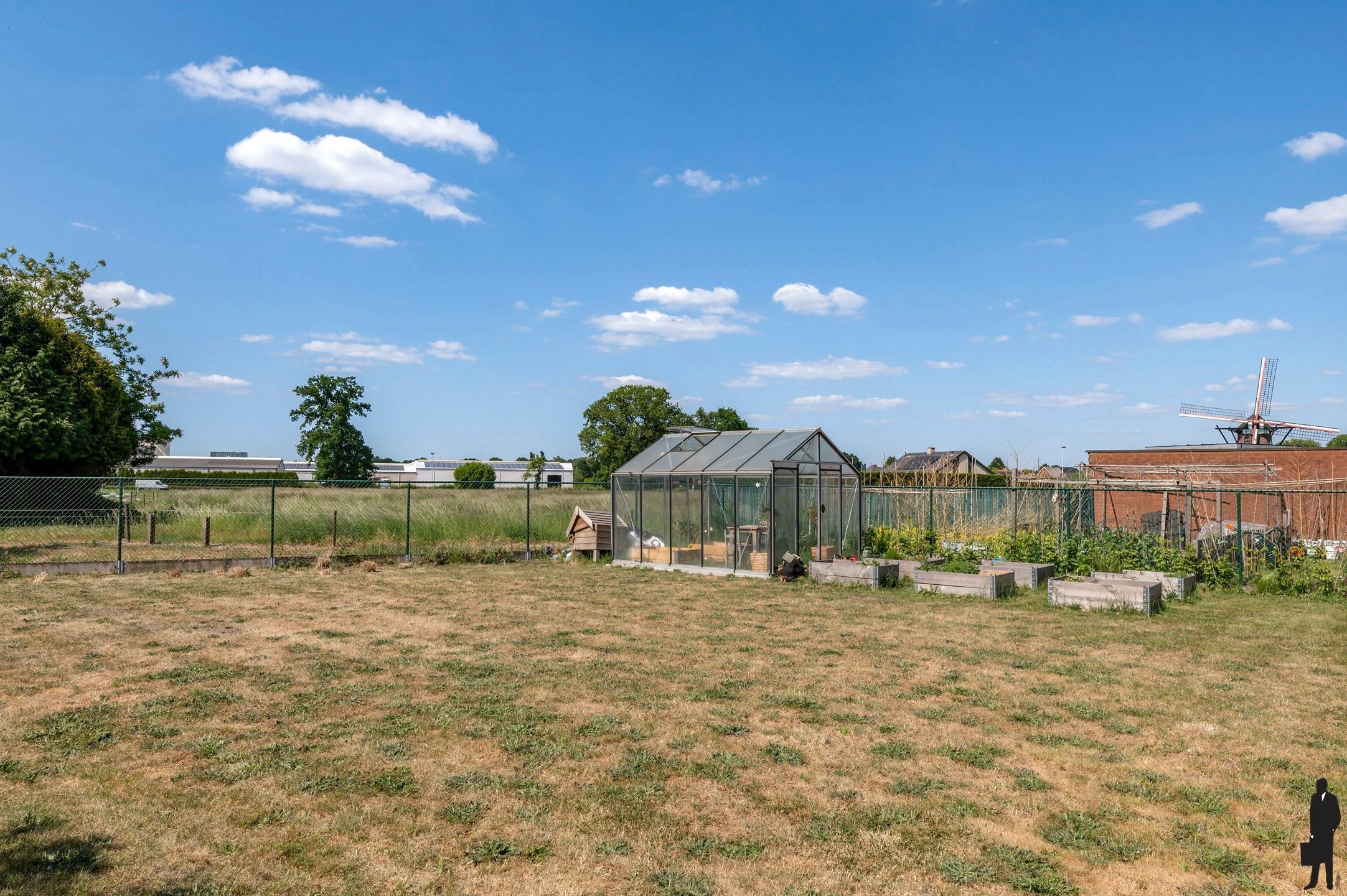 Gerenoveerd opbrengsteigendom: handelsruimte, duplex, studio foto 25