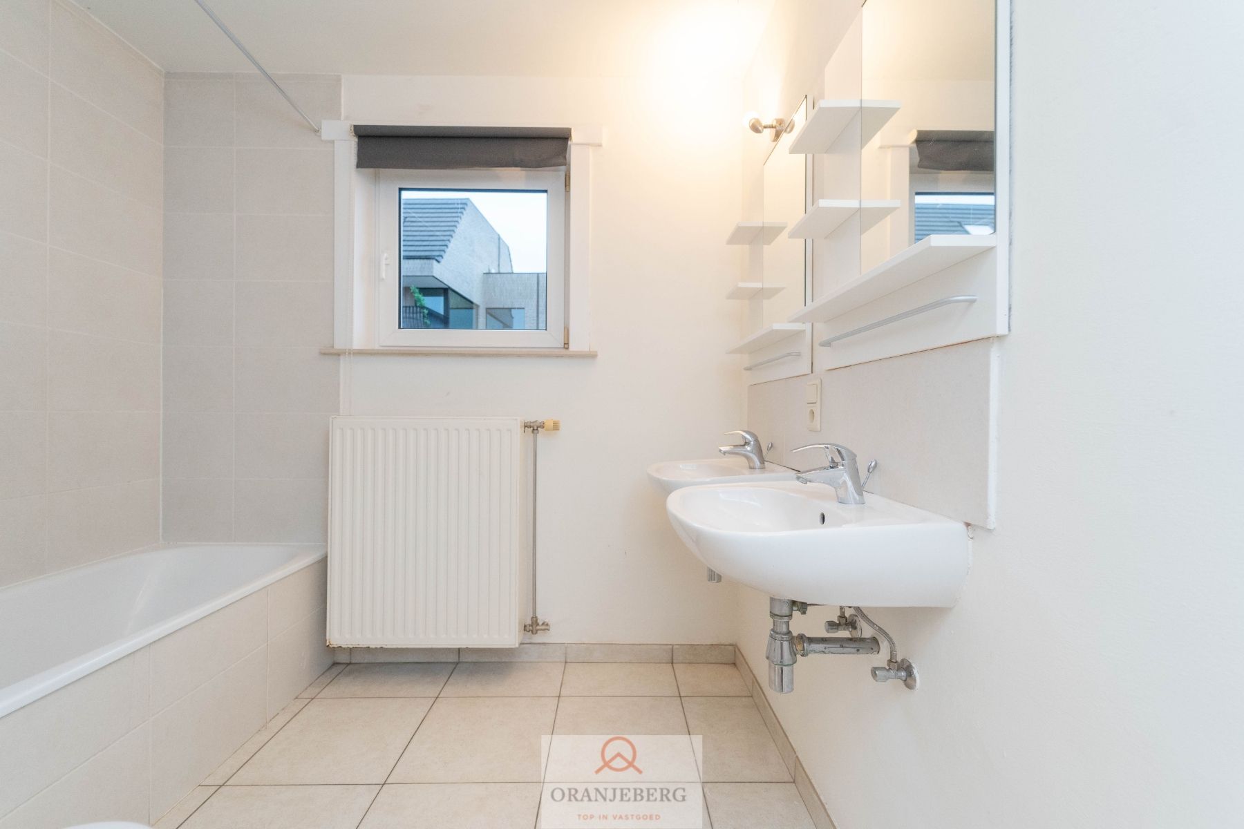 Lichtrijke bel-étage woning met garage en tuin te Lievegem - Waarschoot foto 12