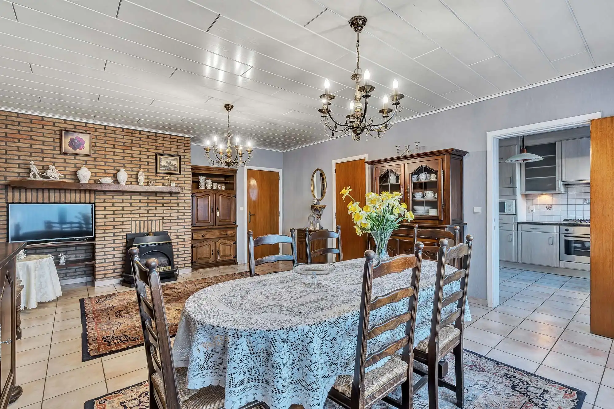 Woning met potentieel en commerciële ruimte foto 4