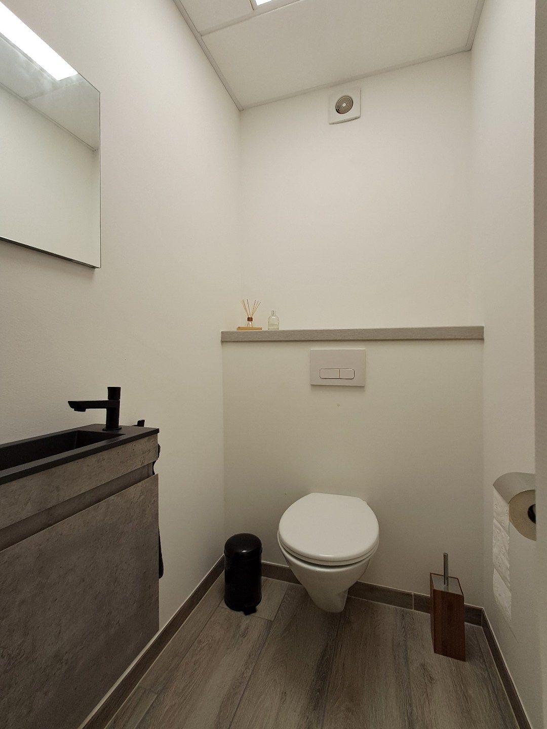 Instapklare polyvalente ruimte te Sijsele! foto 9