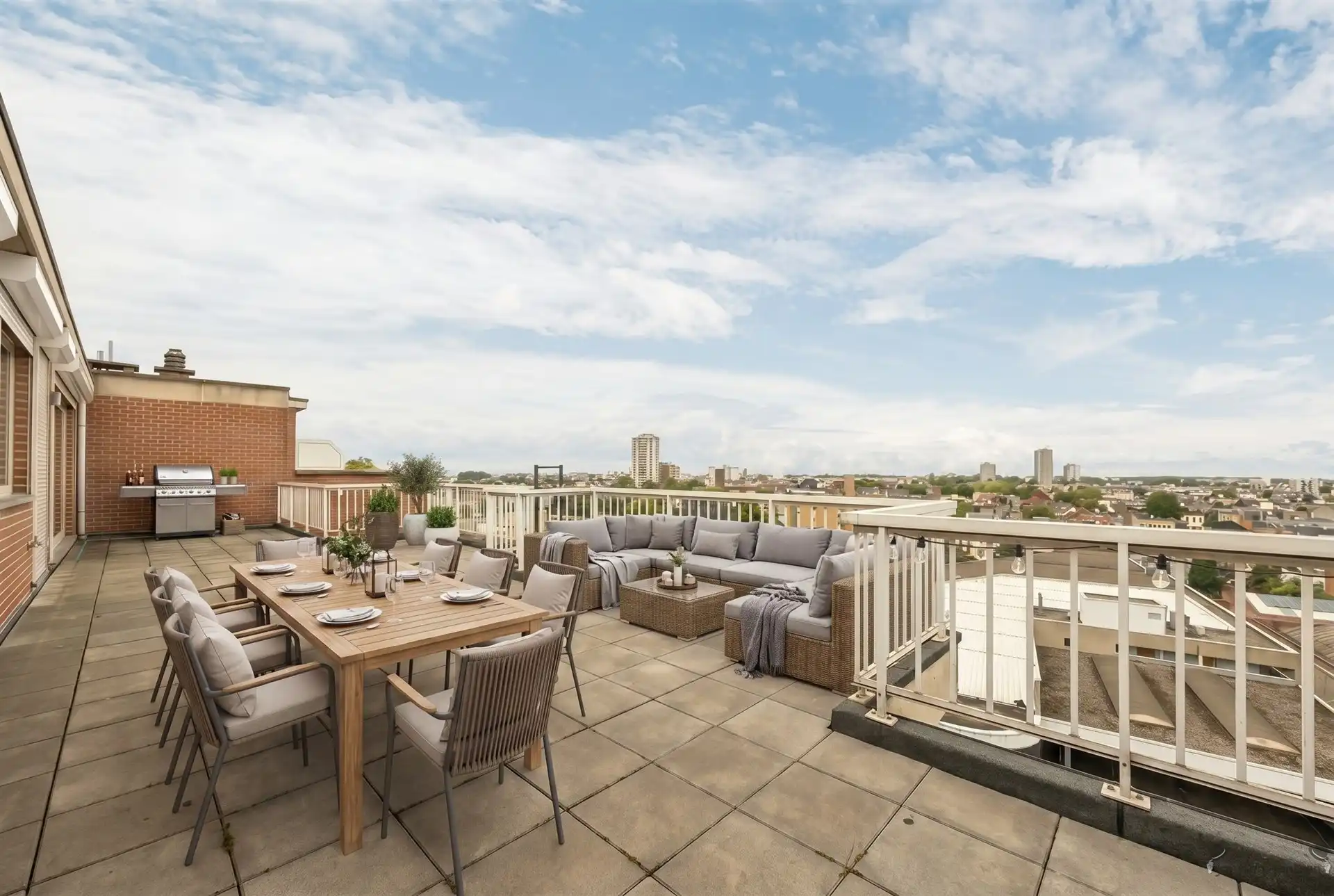 Lichtrijk penthouse met ruime terrassen en panoramisch uitzicht! foto 2