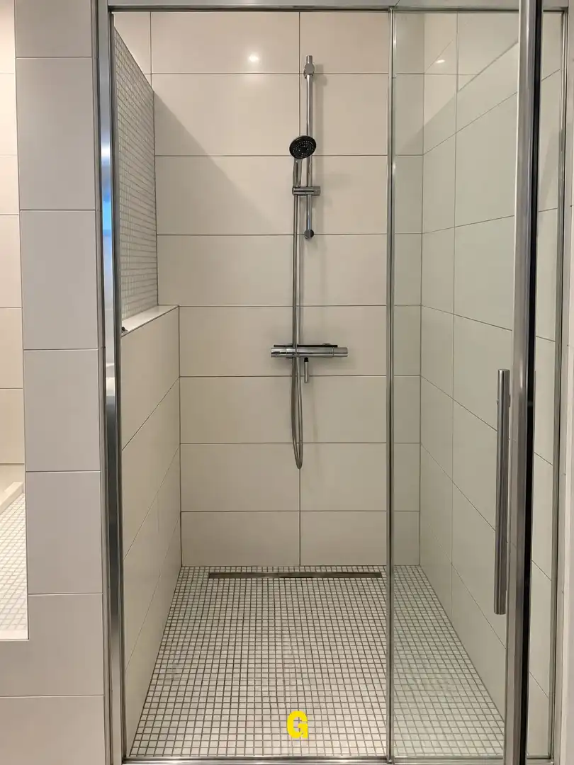 Aantrekkelijk gerenoveerde woning in OB met drie slaapkamers, terras, garage en tuin  foto 13