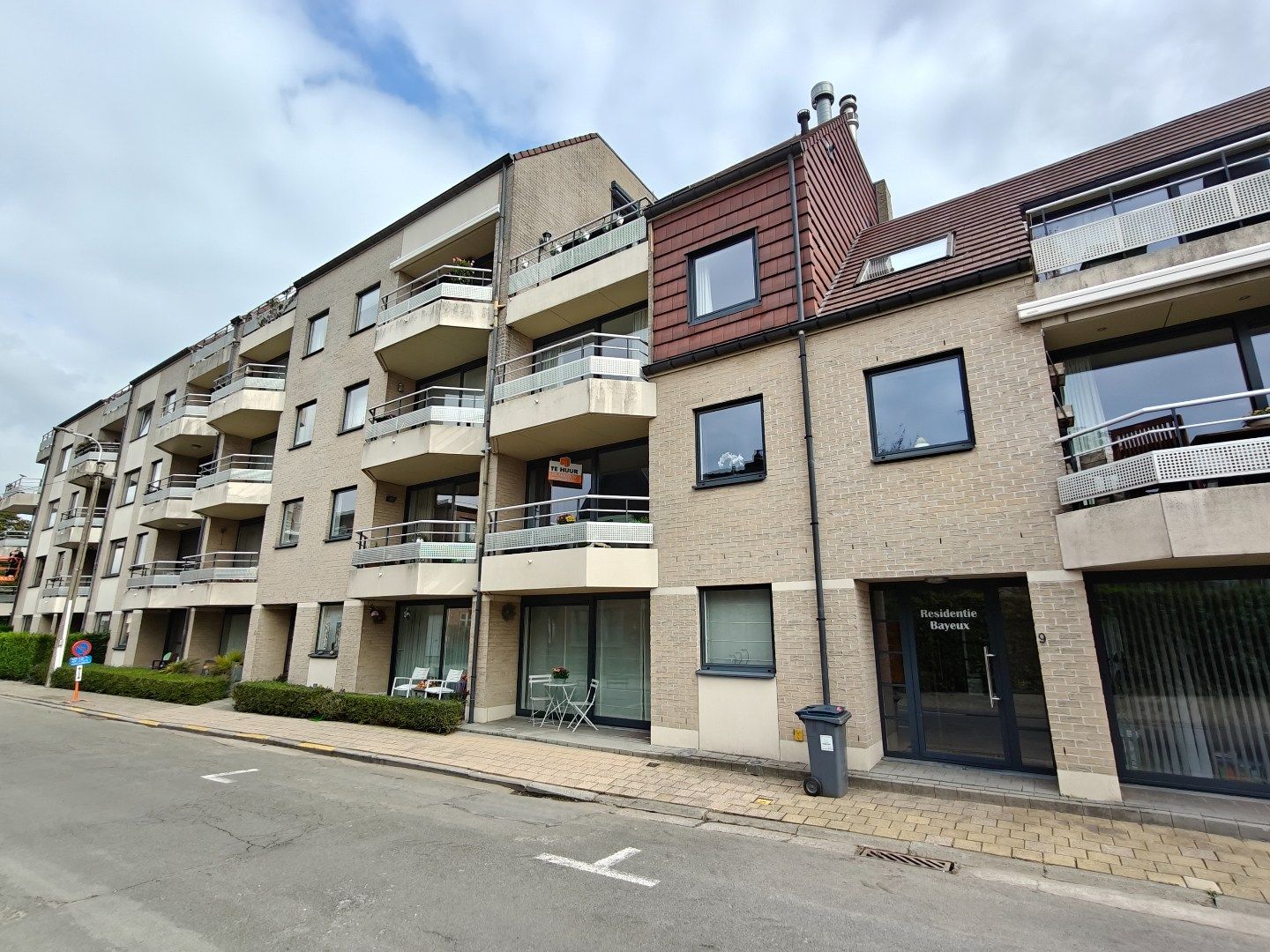 Appartement met terras te Lokeren  foto {{pictureIndex}}