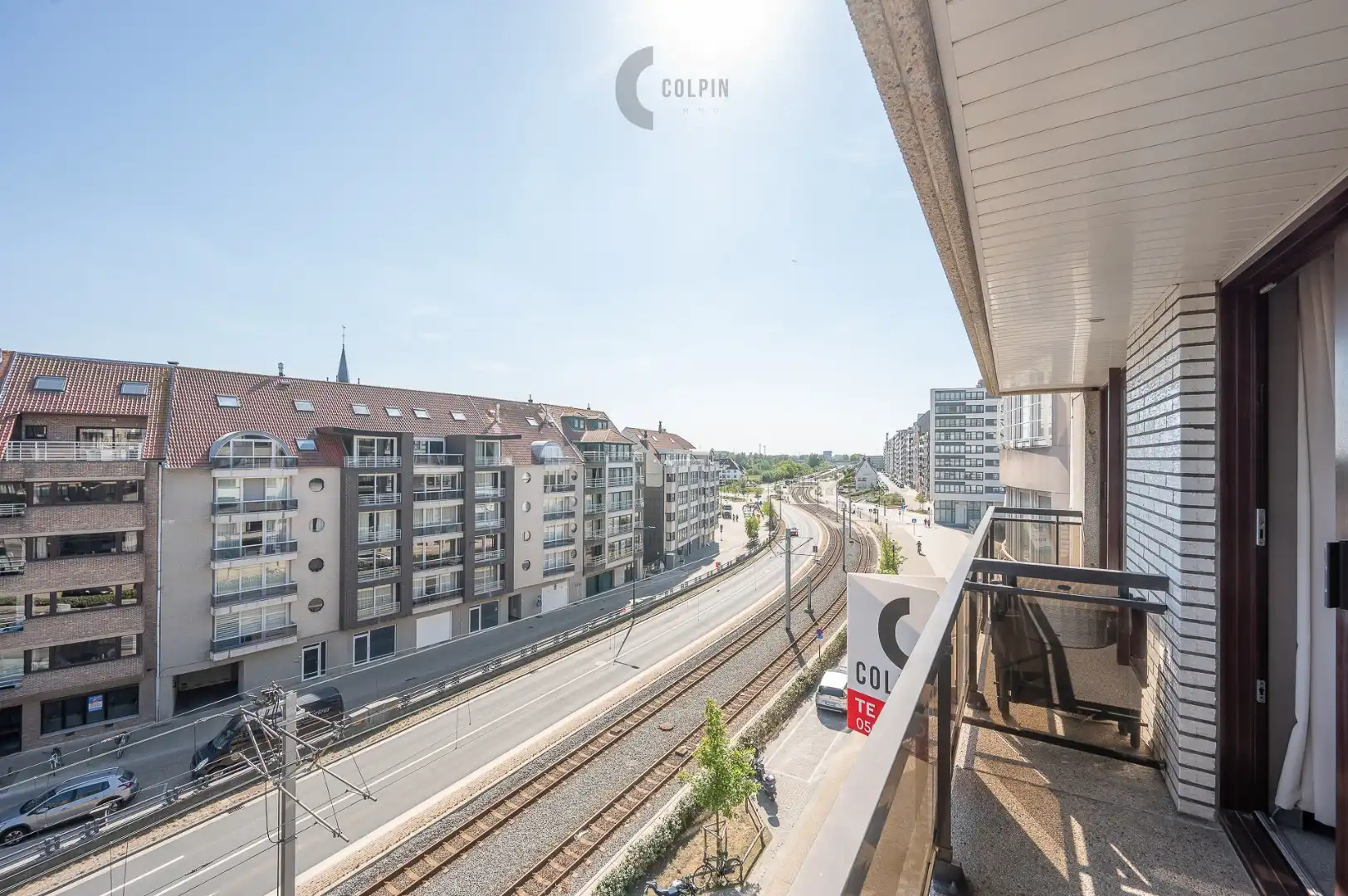 Instapklaar appartement met zonnig terras vlakbij de Zeedijk te Knokke-Heist! foto 10
