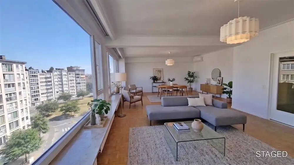 Hoofdfoto van de publicatie: Ruim appartement met terras + Optie aankoop garagebox