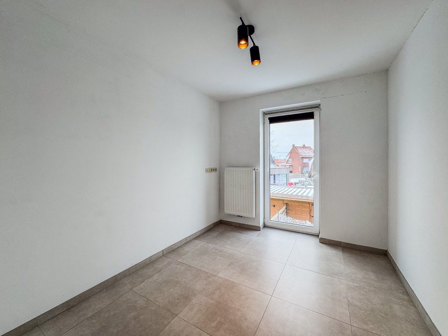 Recente woning met 3 slaapkamers, carport en tuin. foto 13