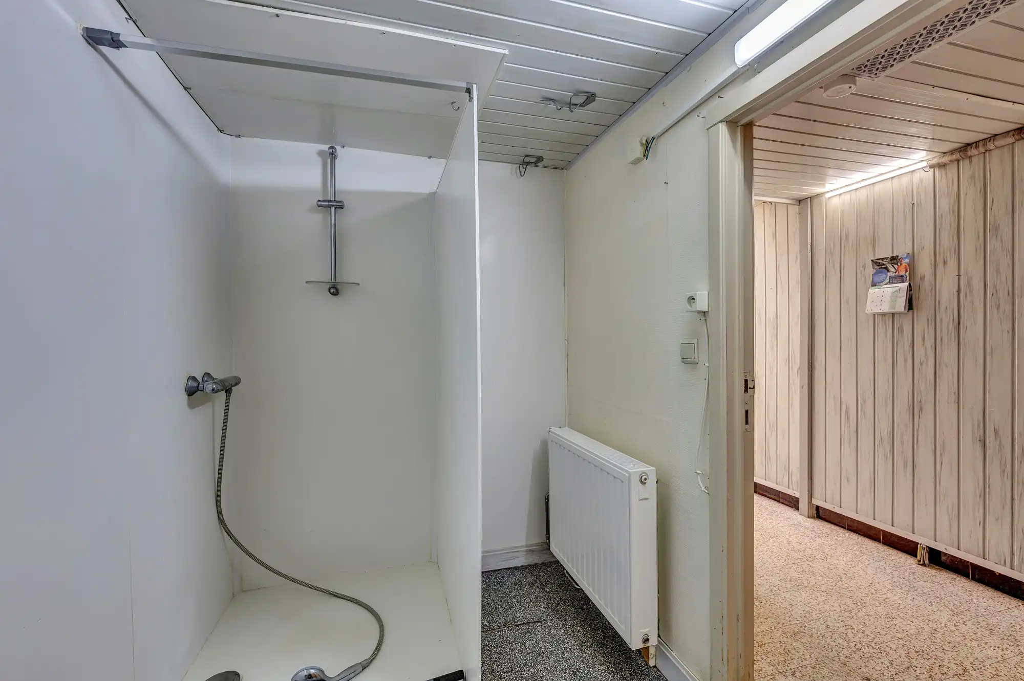 Te renoveren rijwoning met tuin foto 10
