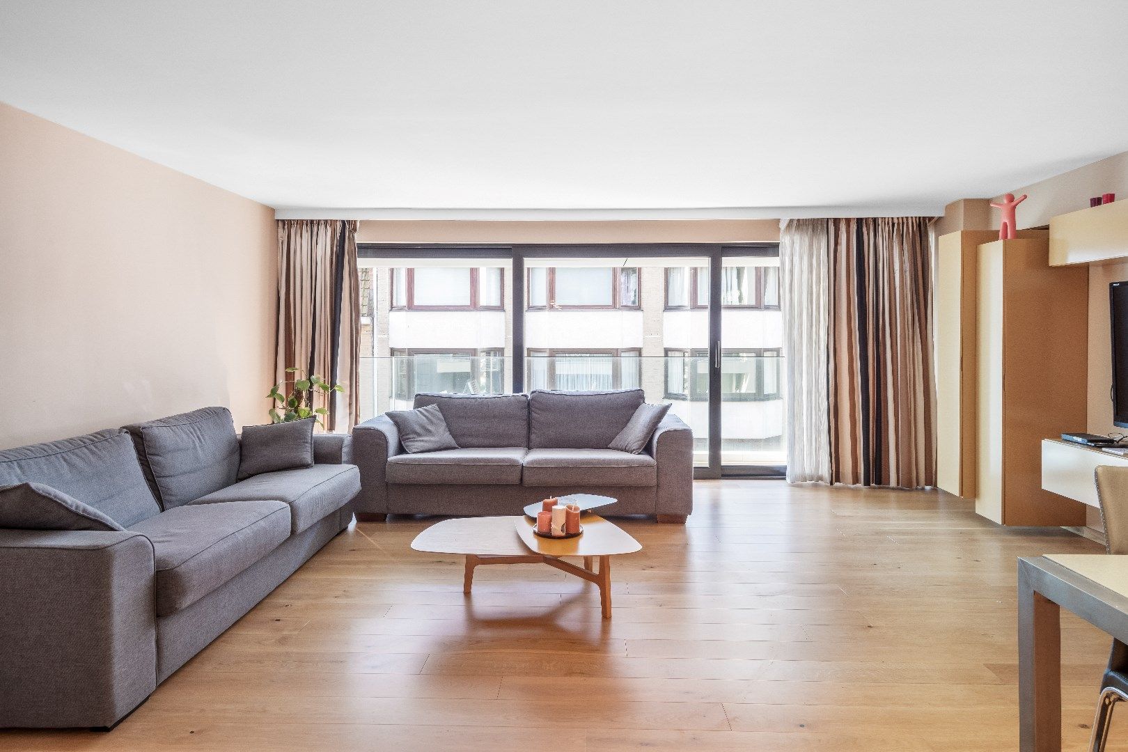 Verzorgd appartement met zuid-west oriëntatie gelegen vlakbij het Lichttorenplein foto 4