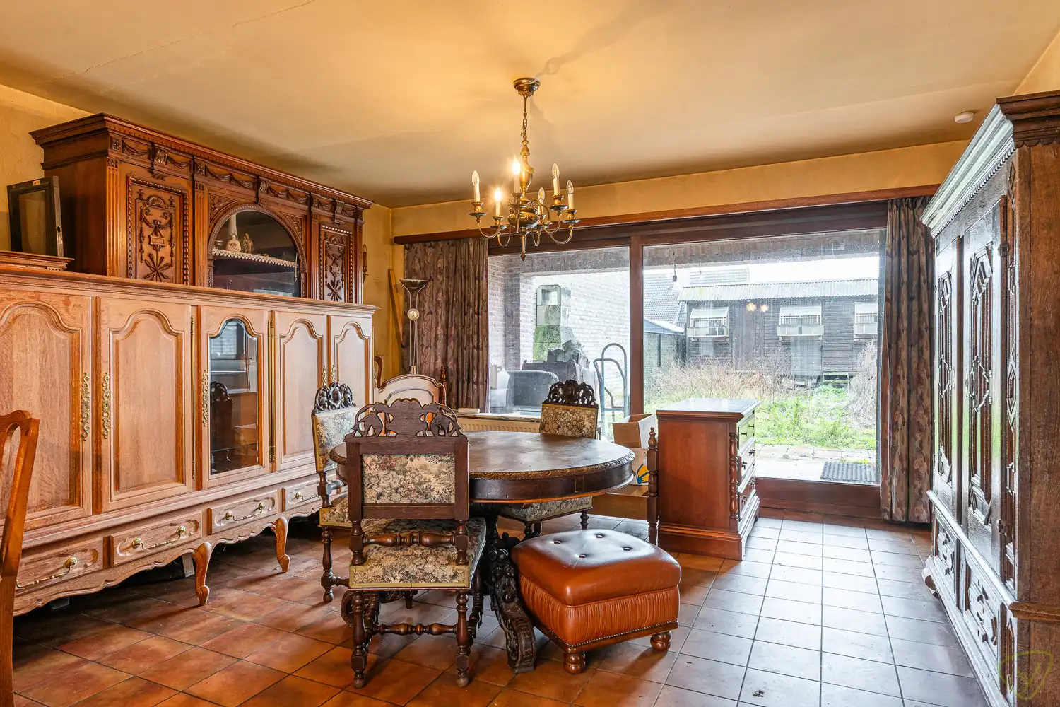 Op te frissen woning langsheen de Kriekmoerstraat te Eeklo! foto 4