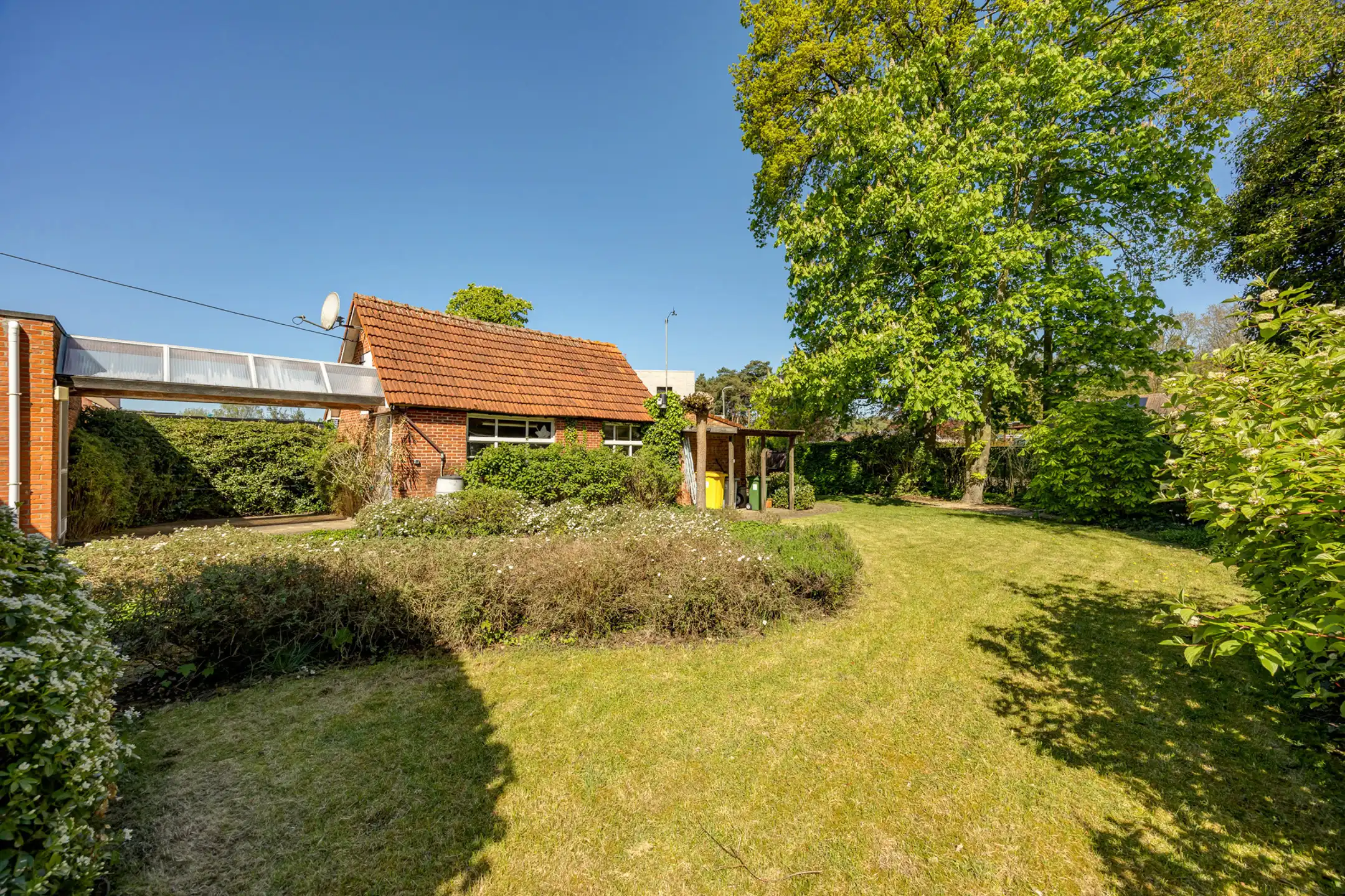 Charmante woning met 4 slpks op 742 m² met achteringang foto 32