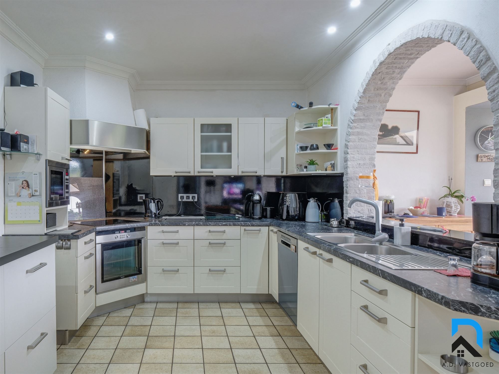 Ruime woning met 5 slaapkamers op toplocatie foto 15