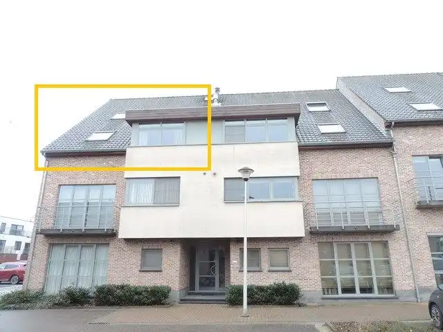 Ruim duplex appartement met 3 slpks en 2 badks foto {{pictureIndex}}