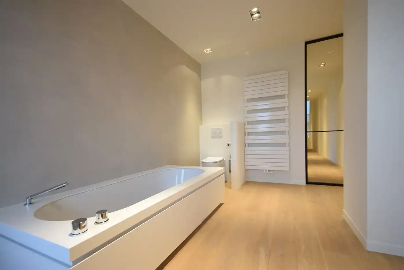 LUXE PENTHOUSE MET ADEMBENEMEND ZICHT OP STERREBOS. foto 15