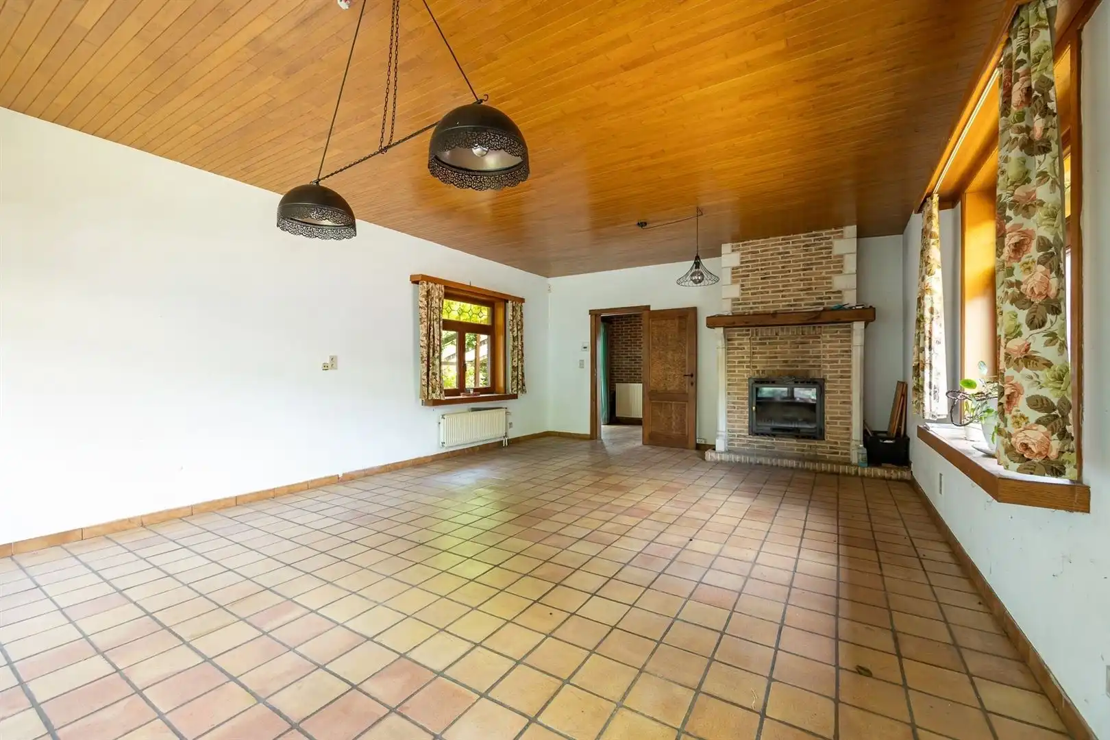 Karaktervolle half open villa met grote tuin 1.189m² in een rustige straat. foto 8