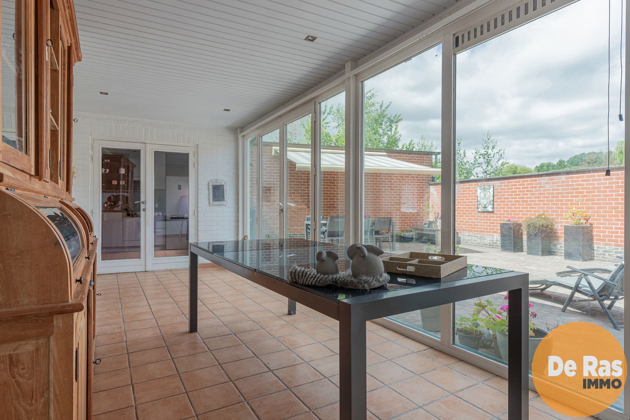 NIEUWERKERKEN–Gezellige woning met terras, centrale ligging! foto 9