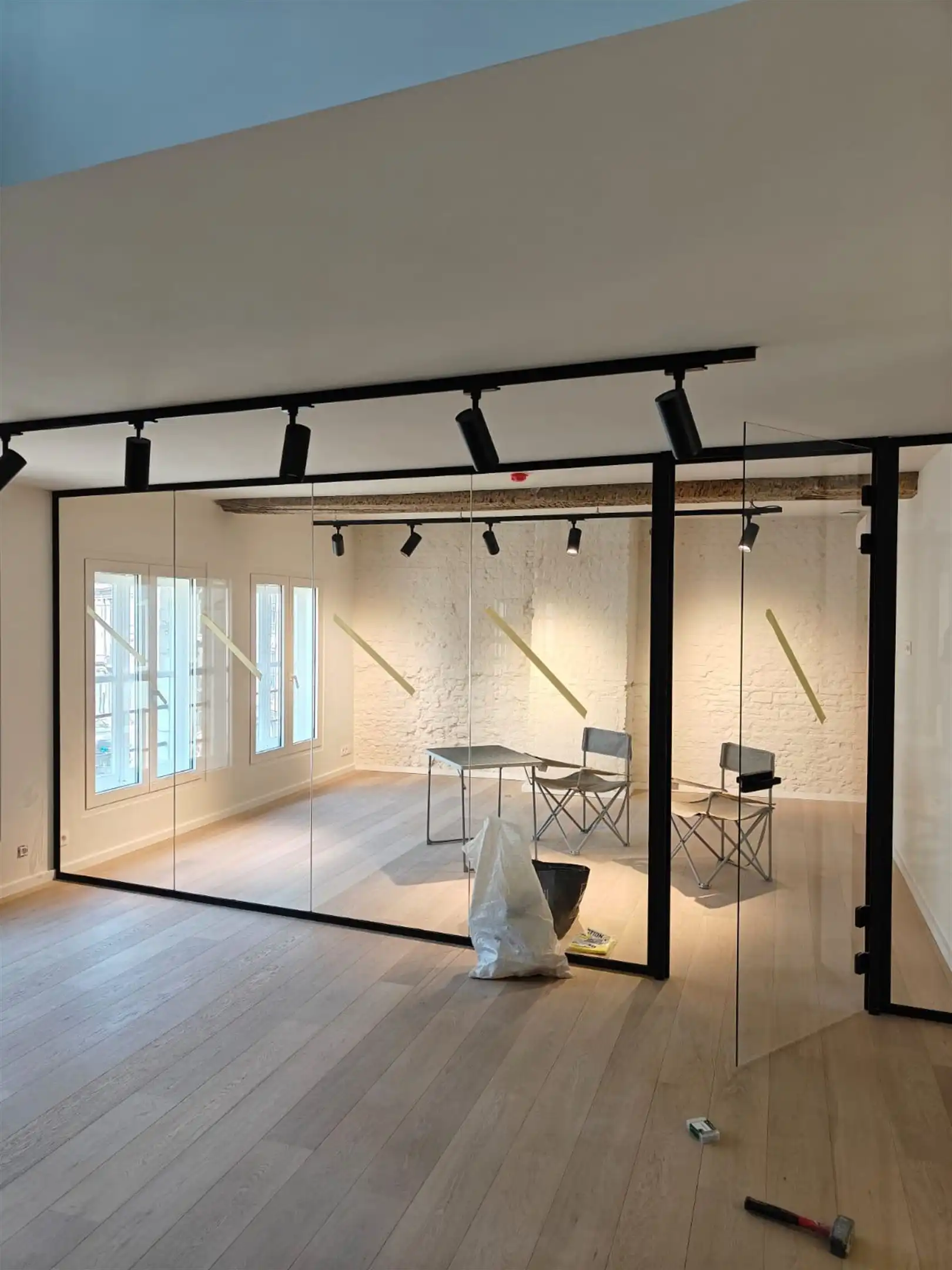 Gerenoveerd kantoor/showroom op toplocatie foto {{pictureIndex}}