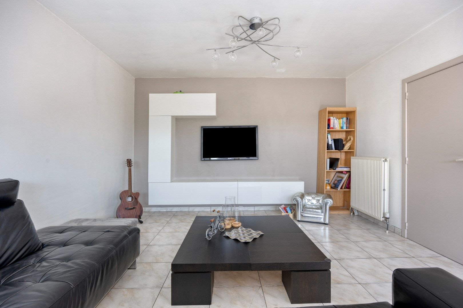 Ruim en licht appartement met 2 slaapkamers én zolderruimte foto 6
