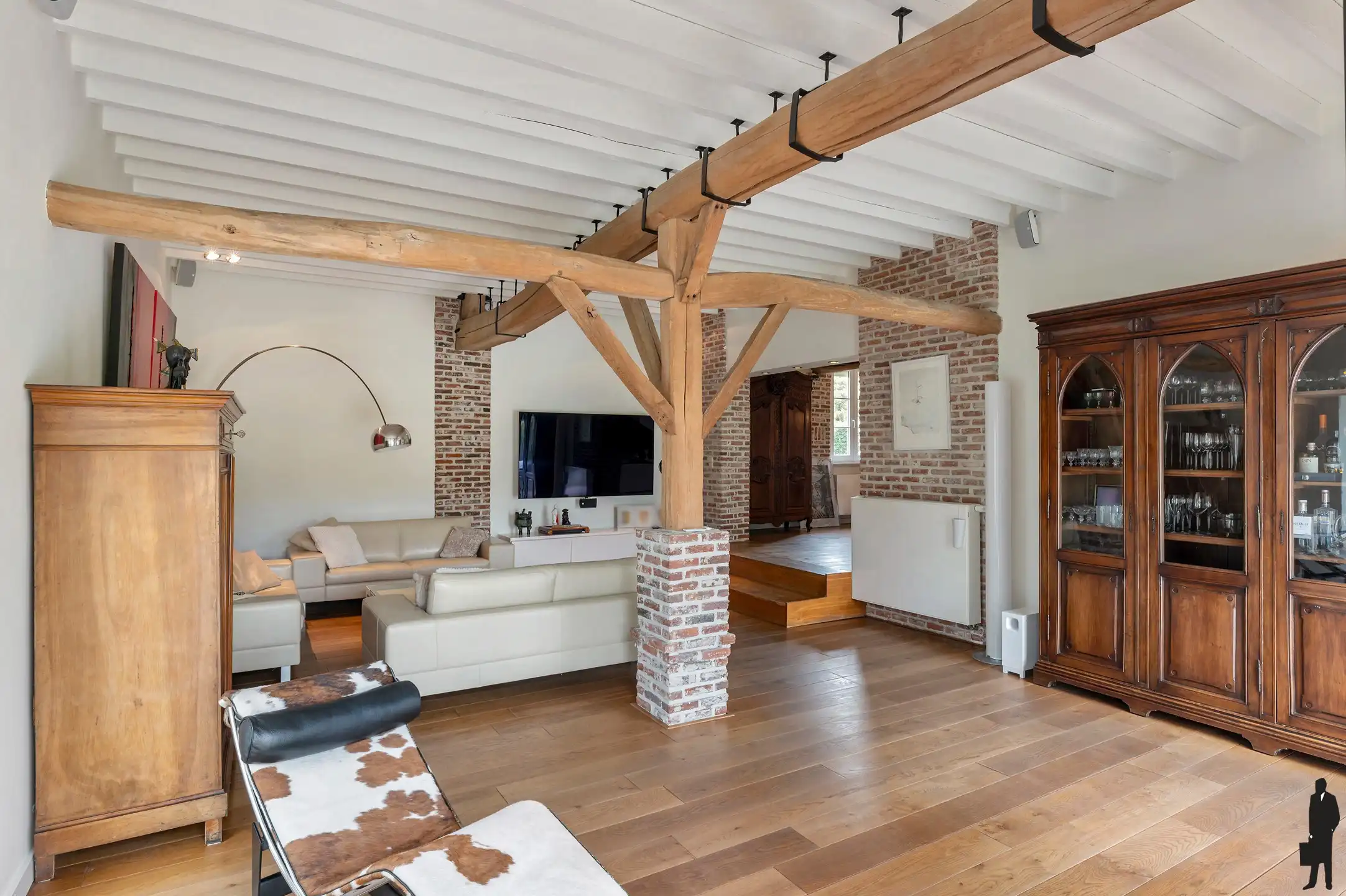 Authentieke en luxueus gerenoveerde langgevelhoeve op een domein van 6.920 m². foto 5