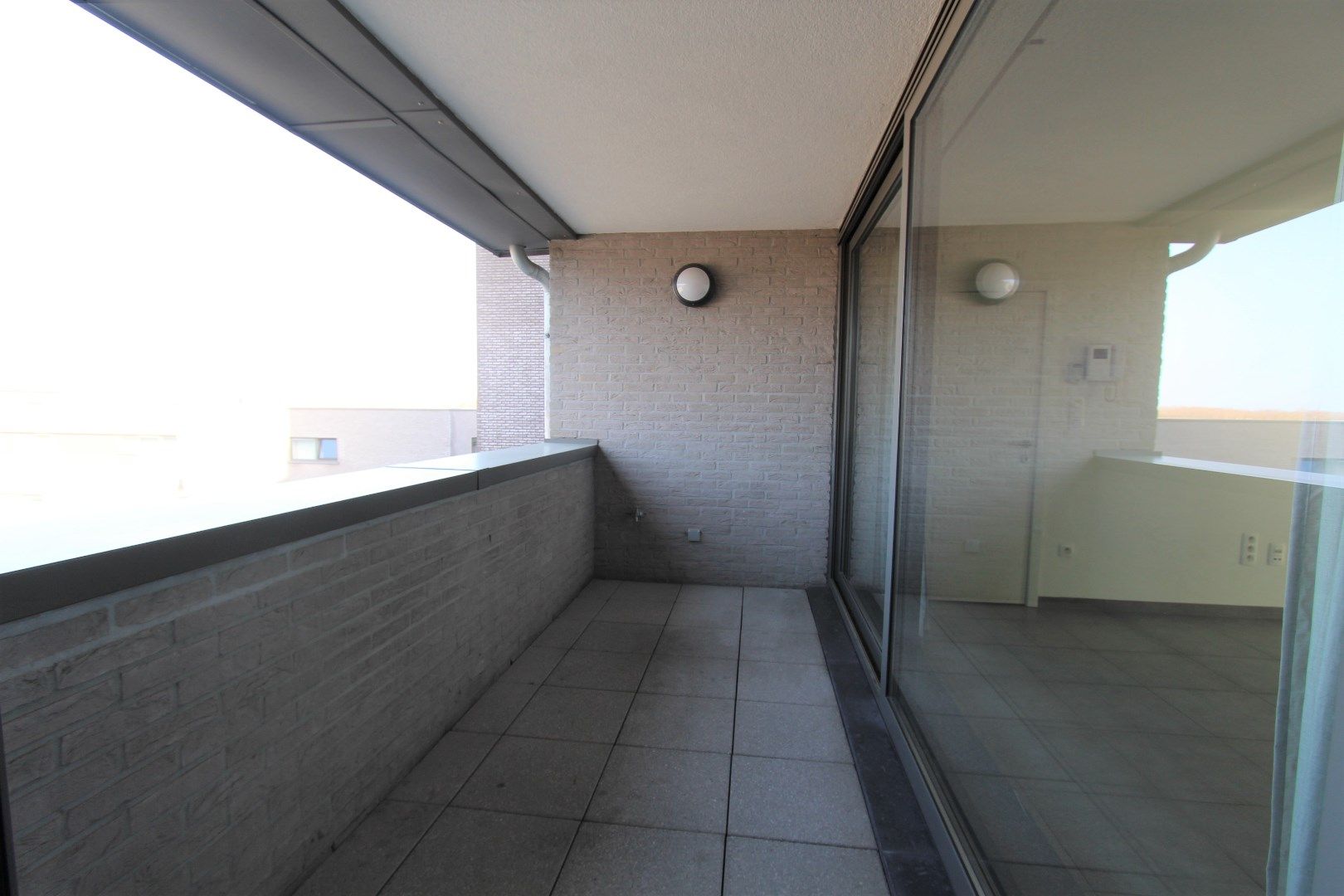 MODERN APPARTEMENT MET 2 TERRASSEN EN GARAGE foto 6