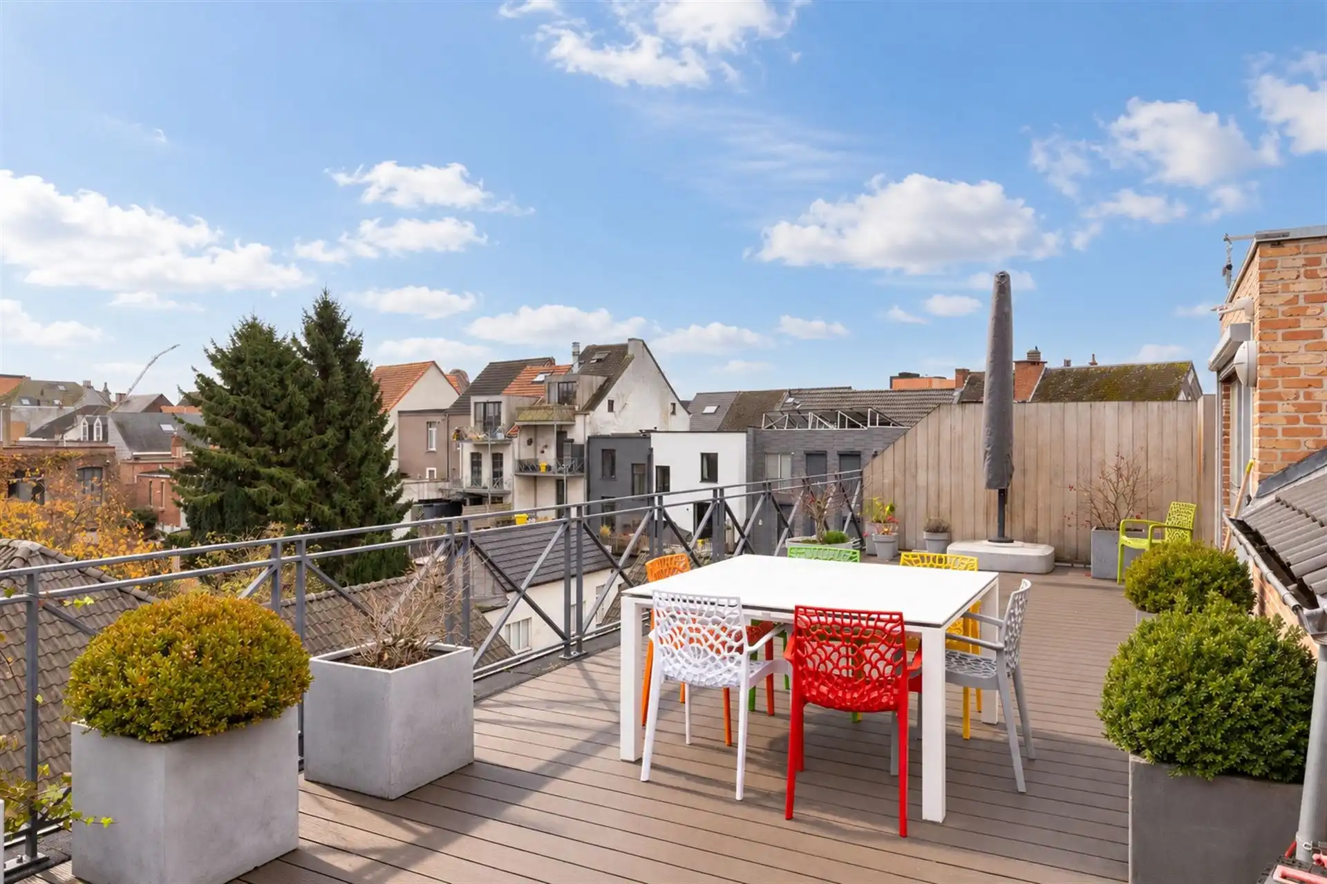 Ruim dakappartement met 50 m² zuidgericht terras + zolder foto 4