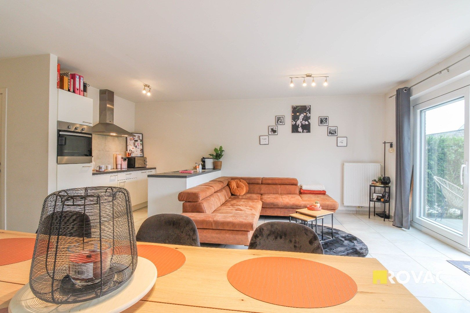 Gelijkvloers nieuwbouwappartement met tuin en garage! foto 8