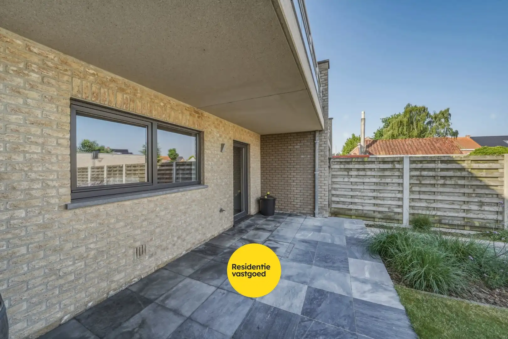 Instapklare recente woning met zeer ruime garage en tuin in Oudenburg foto 5