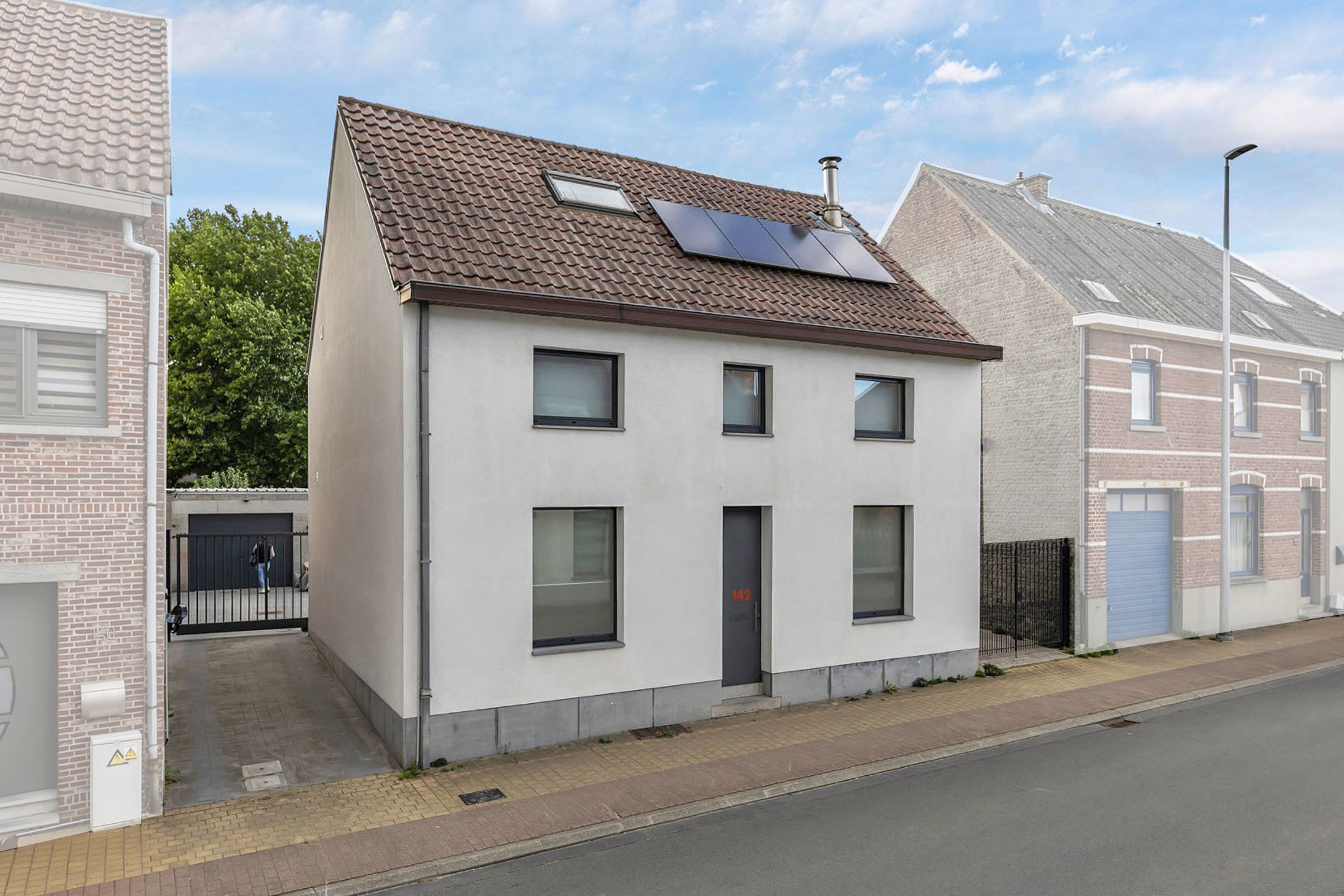 Instapklare woning met garage en tuin nabij station foto {{pictureIndex}}