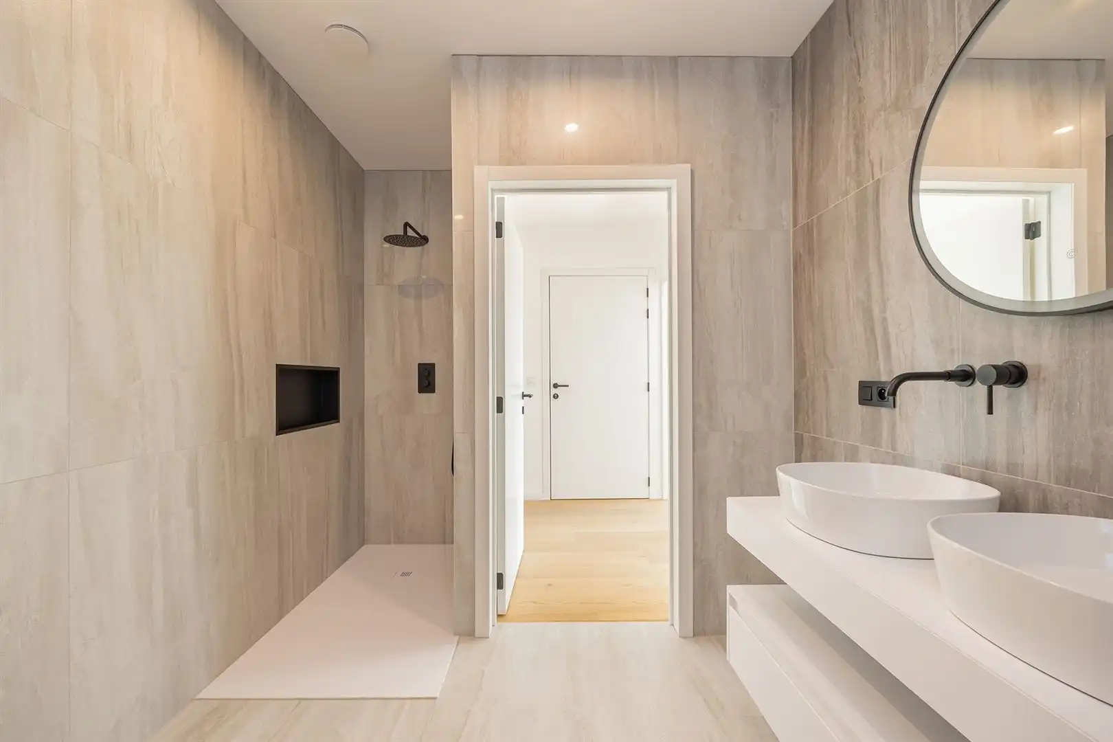 NIEUWBOUWAPPARTEMENT onder registratierechten  foto 10