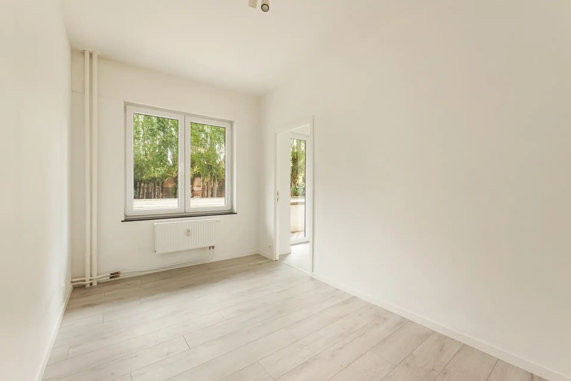 Instapklaar 2-slaapkamerappartement met terras en EPC-B foto 9