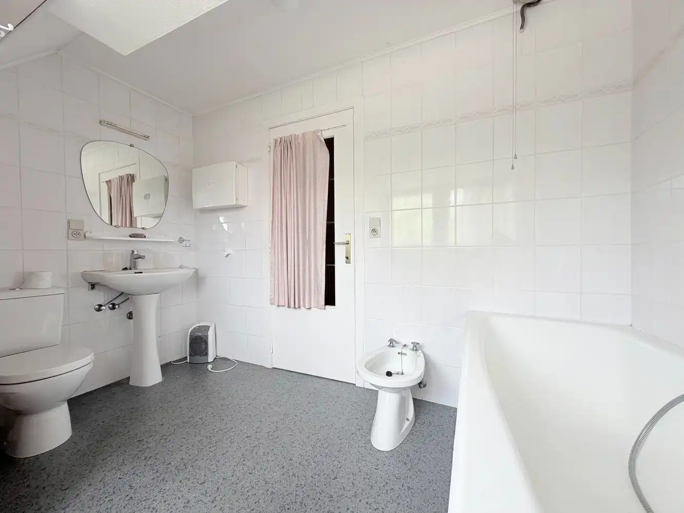 Op te frissen alleenstaande woning met riante tuin foto 14
