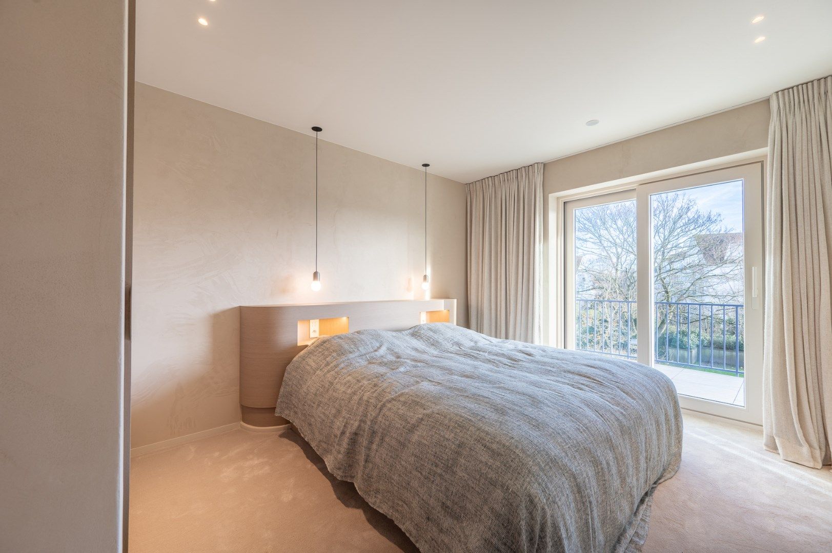 Luxueus gerenoveerd hoekappartement van 182m² met zonnige terrassen foto 11