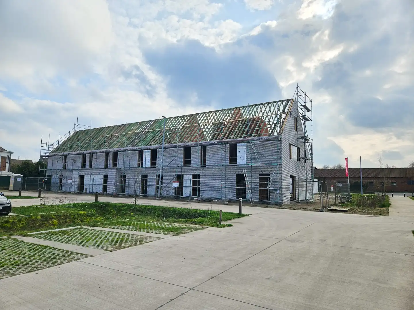 Energiezuinige woning met 4 slpks, ZW- tuin & garage foto {{pictureIndex}}