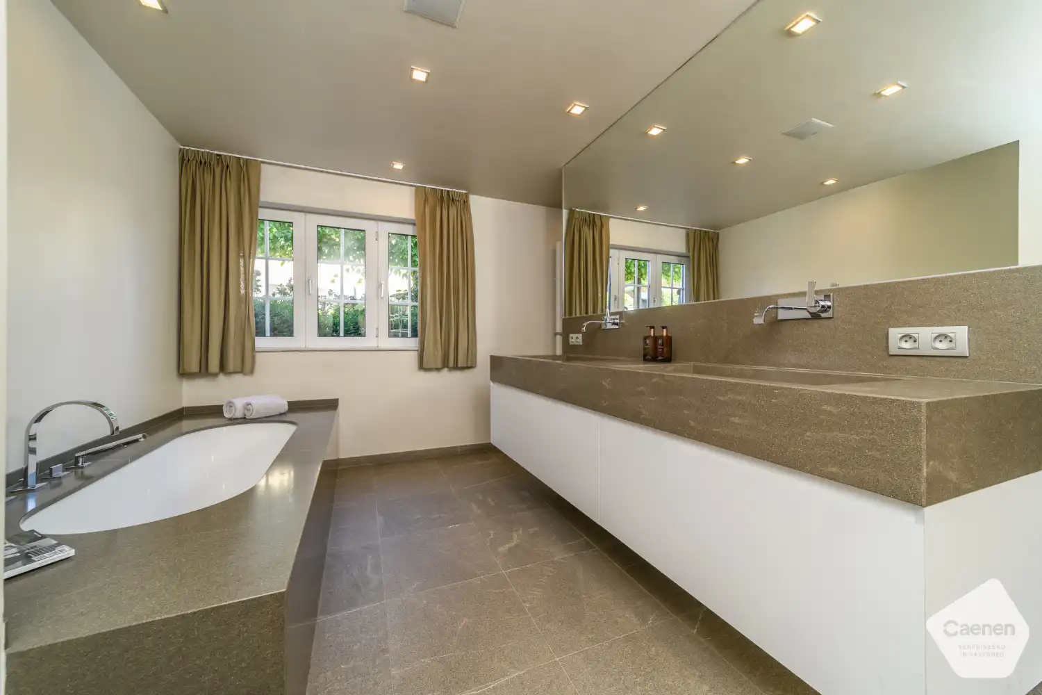 Exclusieve villa in het gegeerde Dumontwijk – luxe, rust en comfort op wandelafstand van zee foto 18