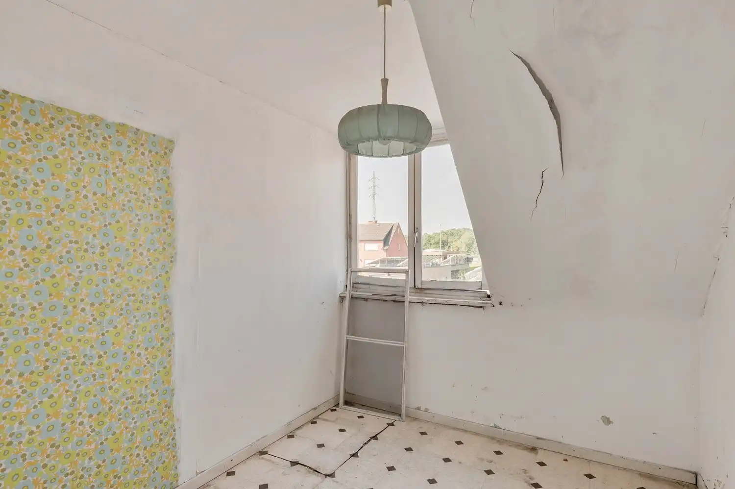 Volledig te renoveren halfopen gezinswoning op een perceel van 834 m². foto 11