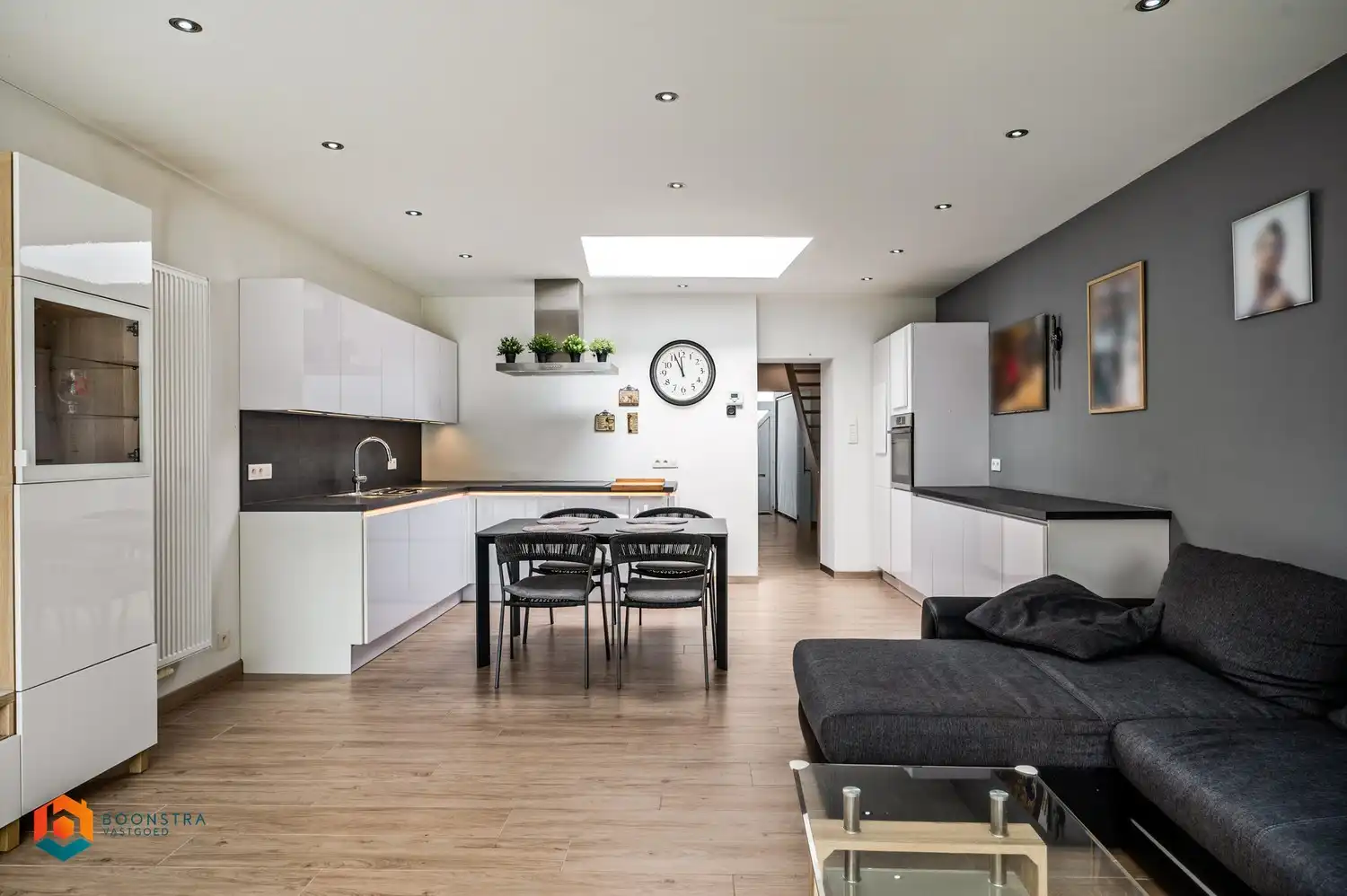 Recent gerenoveerde woning met 1 (mogelijks 2) slpkrs foto 2