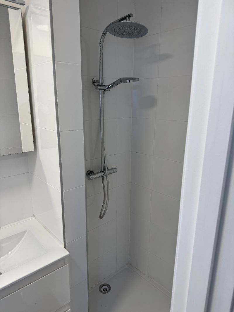 Volledig gerenoveerd  1-slaapkamerappartment foto 26