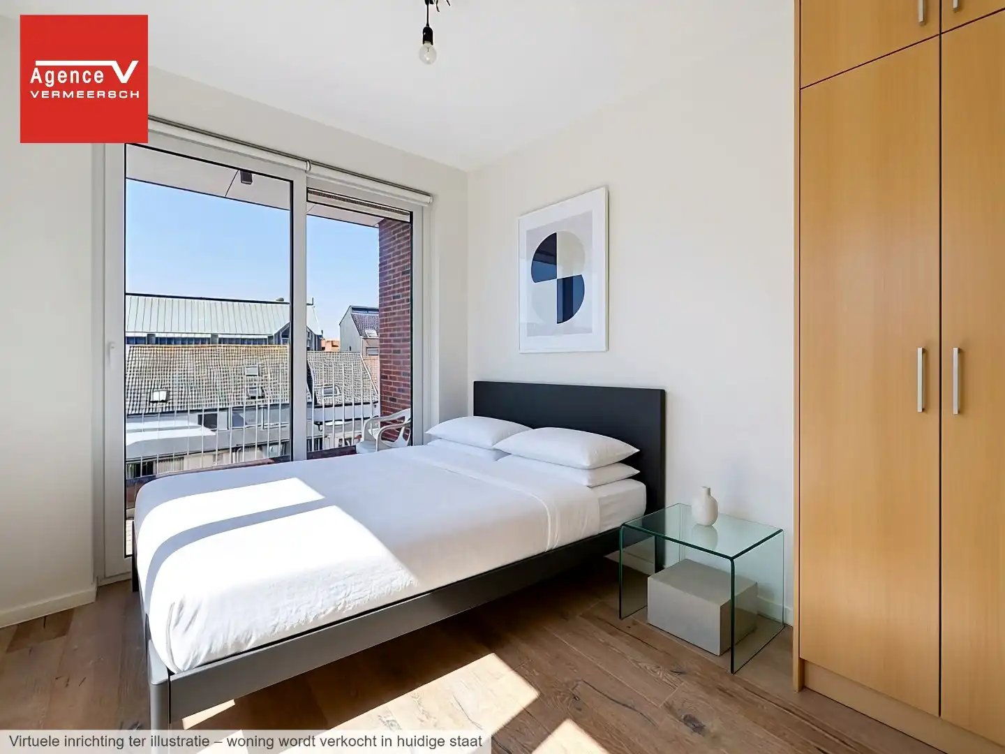 Instapklaar 3-slaapkamerappartement aan het Heilig-Hartplein. foto 3