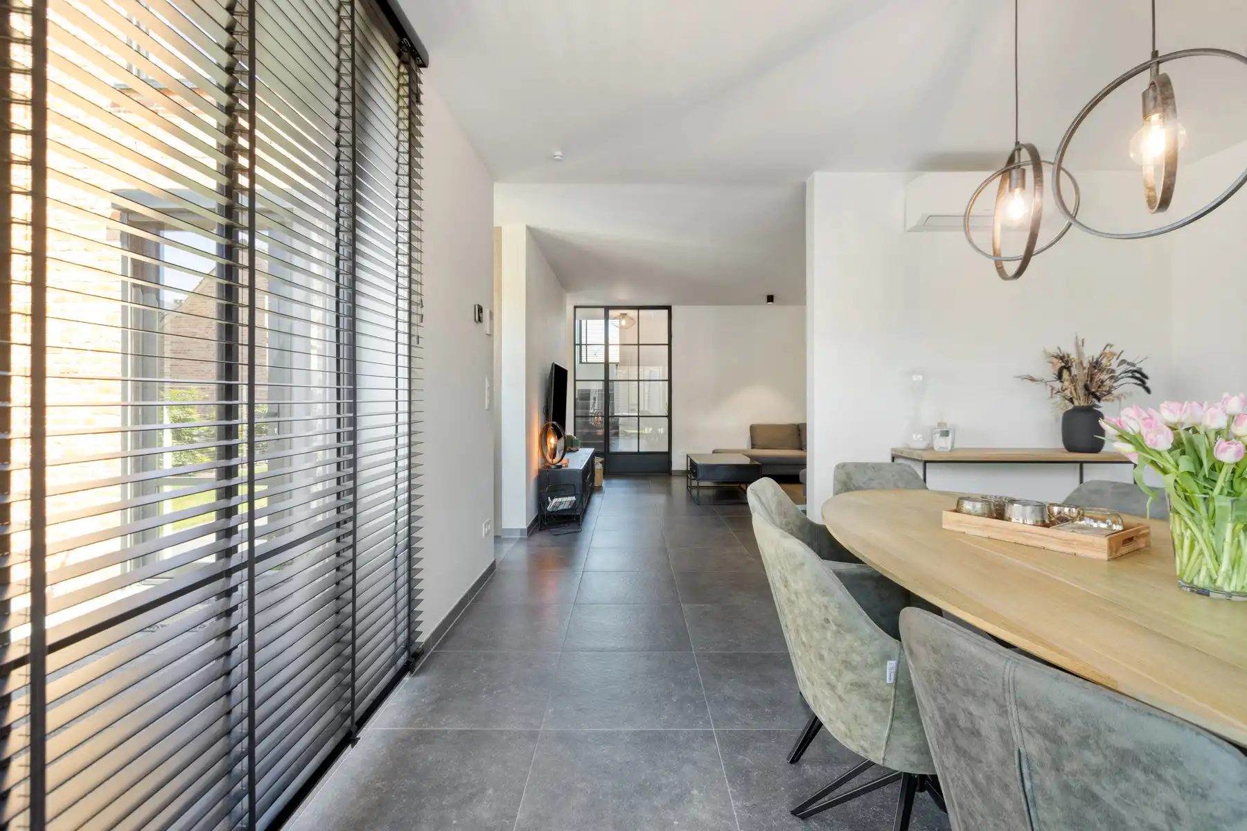 Moderne woning met 3 slaapkamers. foto 13