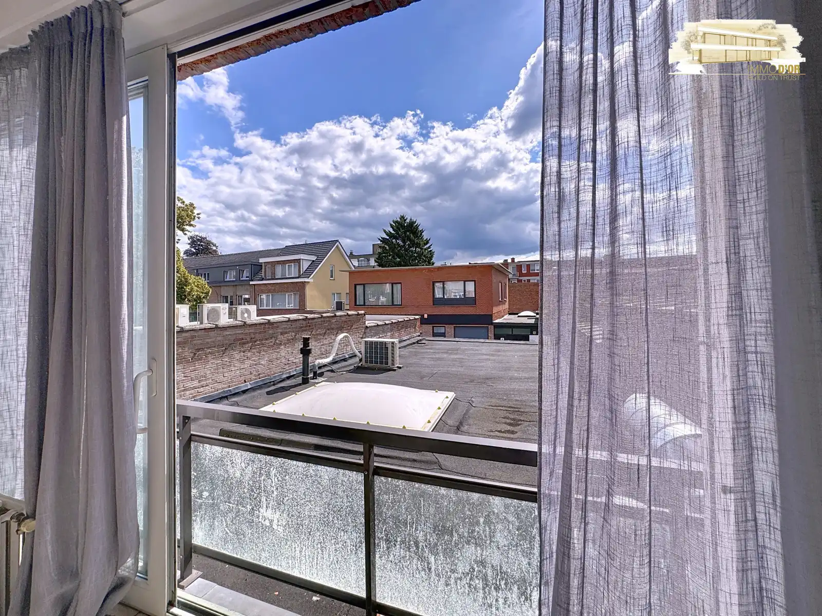 Te koop In hartje Brasschaat handelspand + duplex foto 5