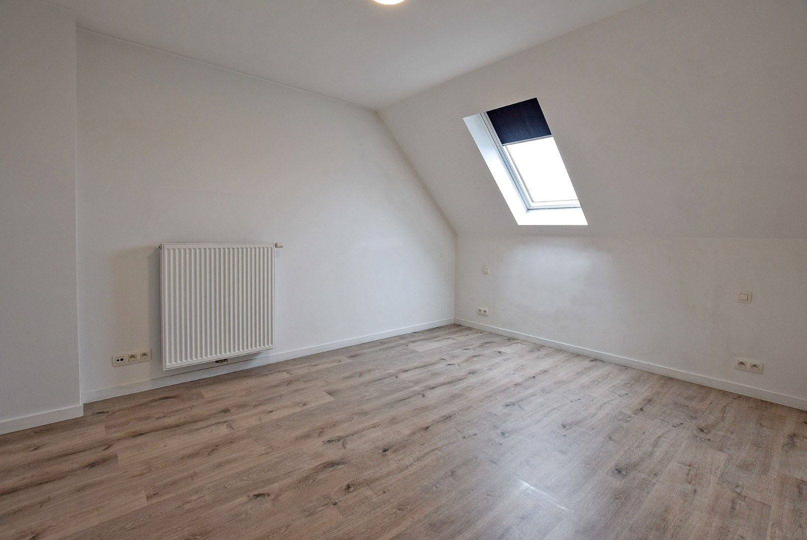 Gerenoveerd 3-slaapkamerappartement te huur in kleinschalig gebouw te Bredene. foto 5