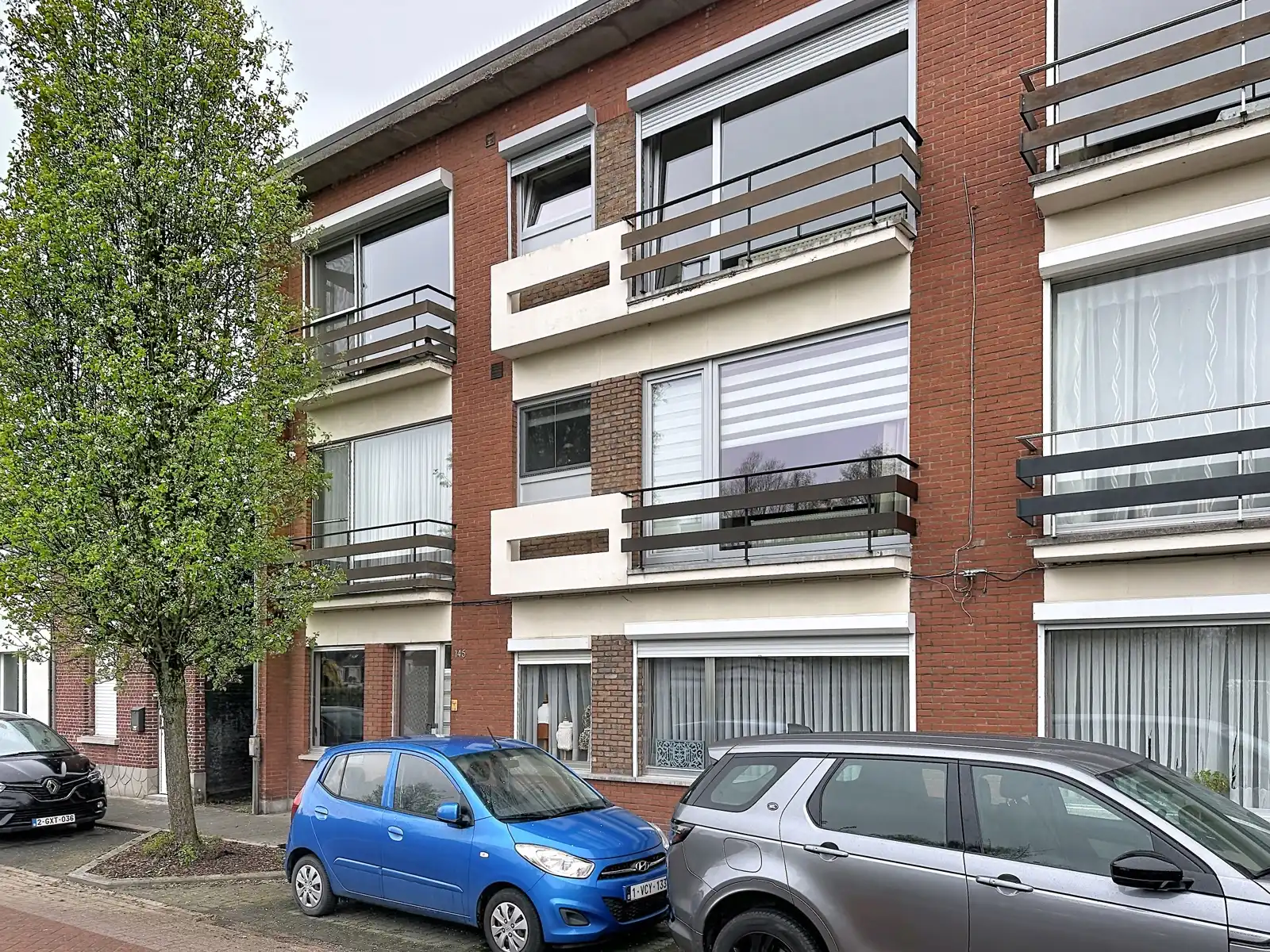 Appartement met drie slaapkamers.  Optie tot garage foto {{pictureIndex}}